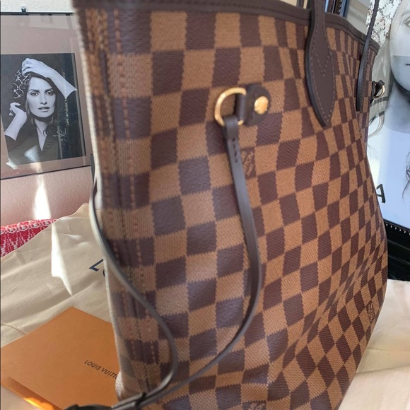 Famous NvF Bag - Picture 3 of 8